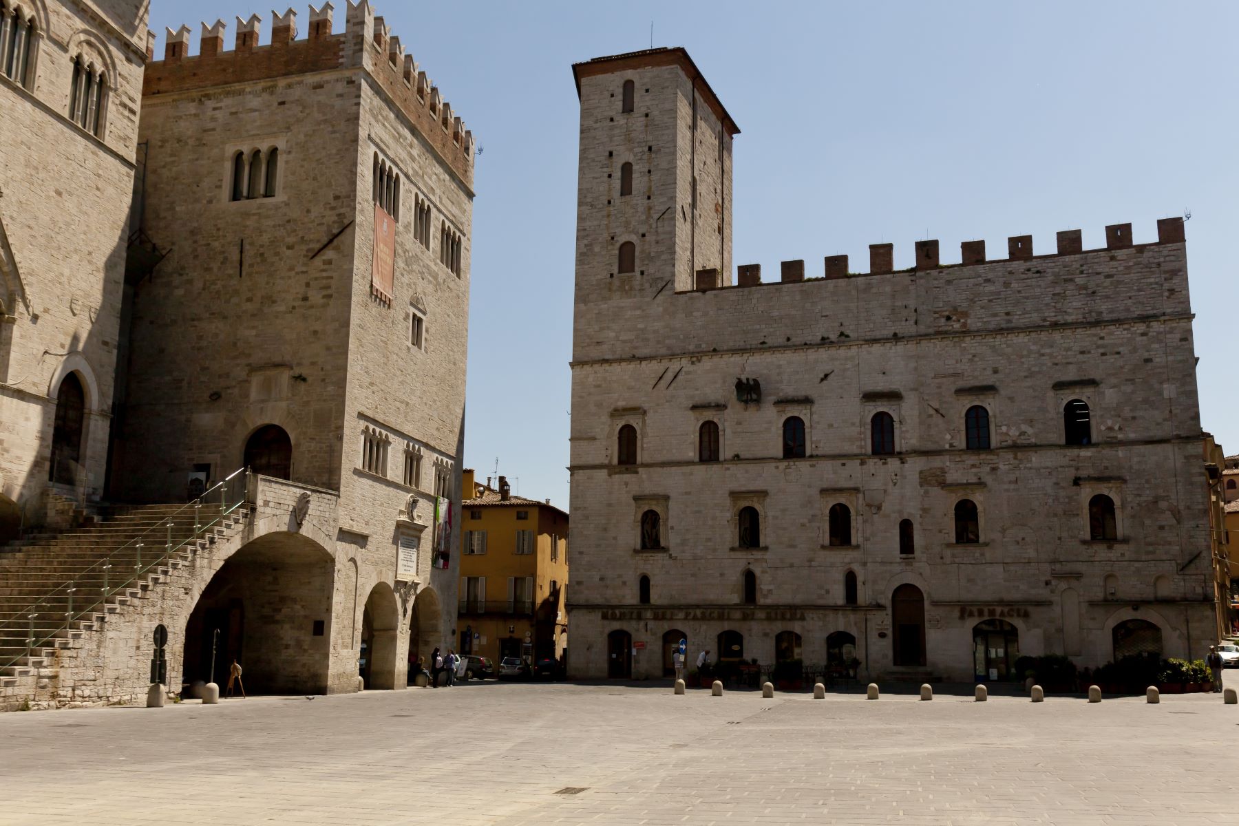 Piazza del Popolo di Todi - Exploring Umbria